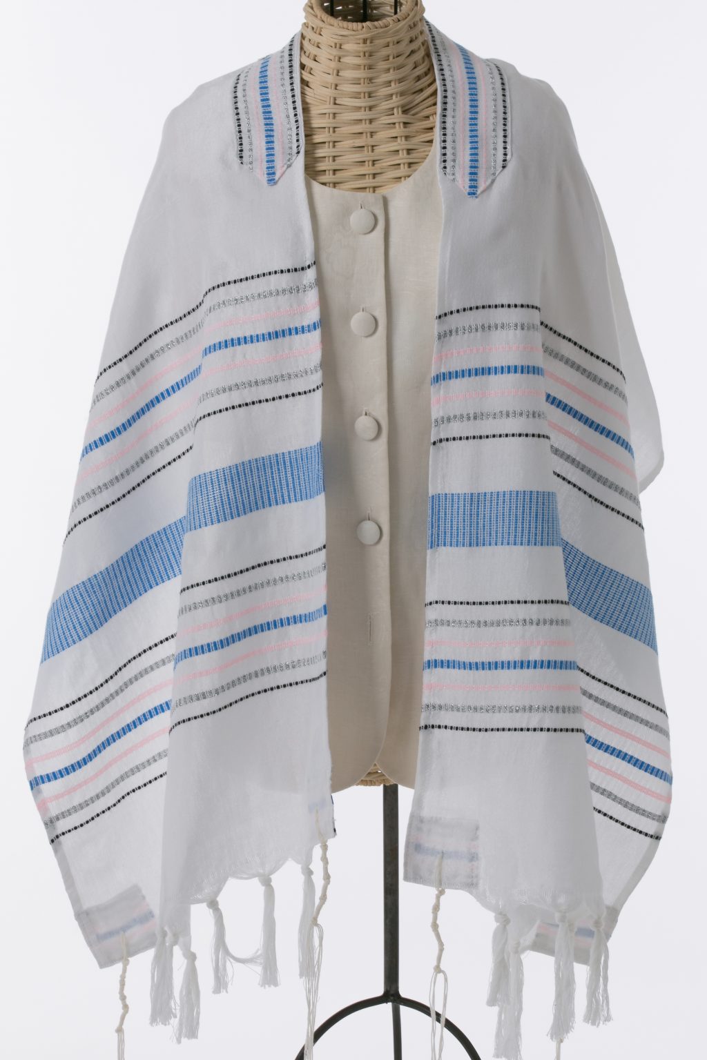 aurora-women-s-handmade-woven-silk-tallit-the-tallis-lady